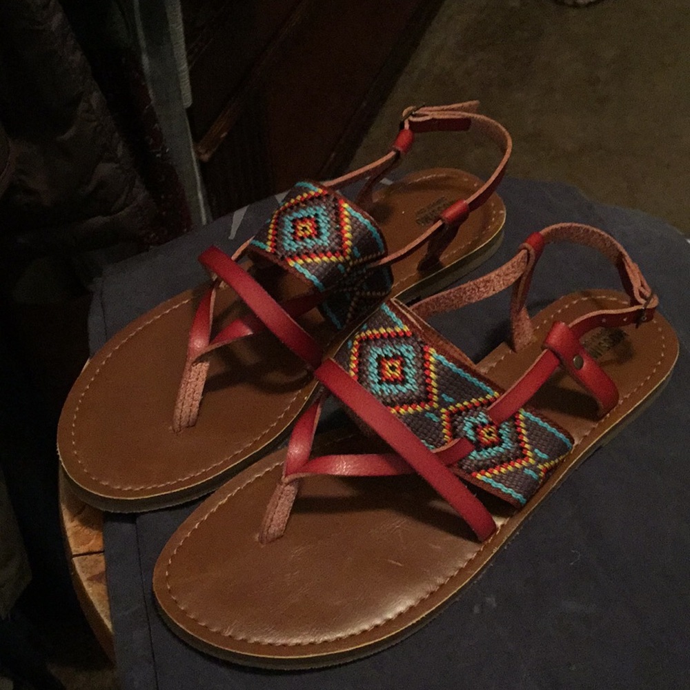 Women’s sandals size 8